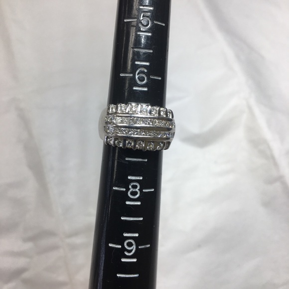 NEW 18K white gold diamonds wedding ring - Picture 2 of 8